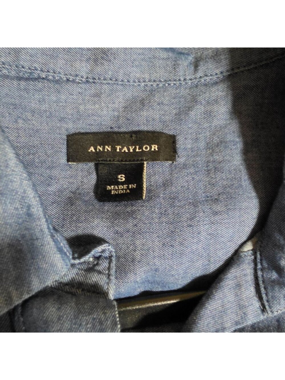 Ann Taylor Blue Chambray Button Down Shirt Long Sleeve Women’s Size S - Picture 2 of 5